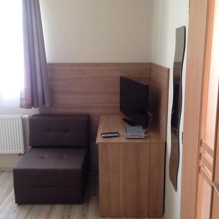 Liptovský Mikuláš 弗洛斯旅馆酒店 外观 照片